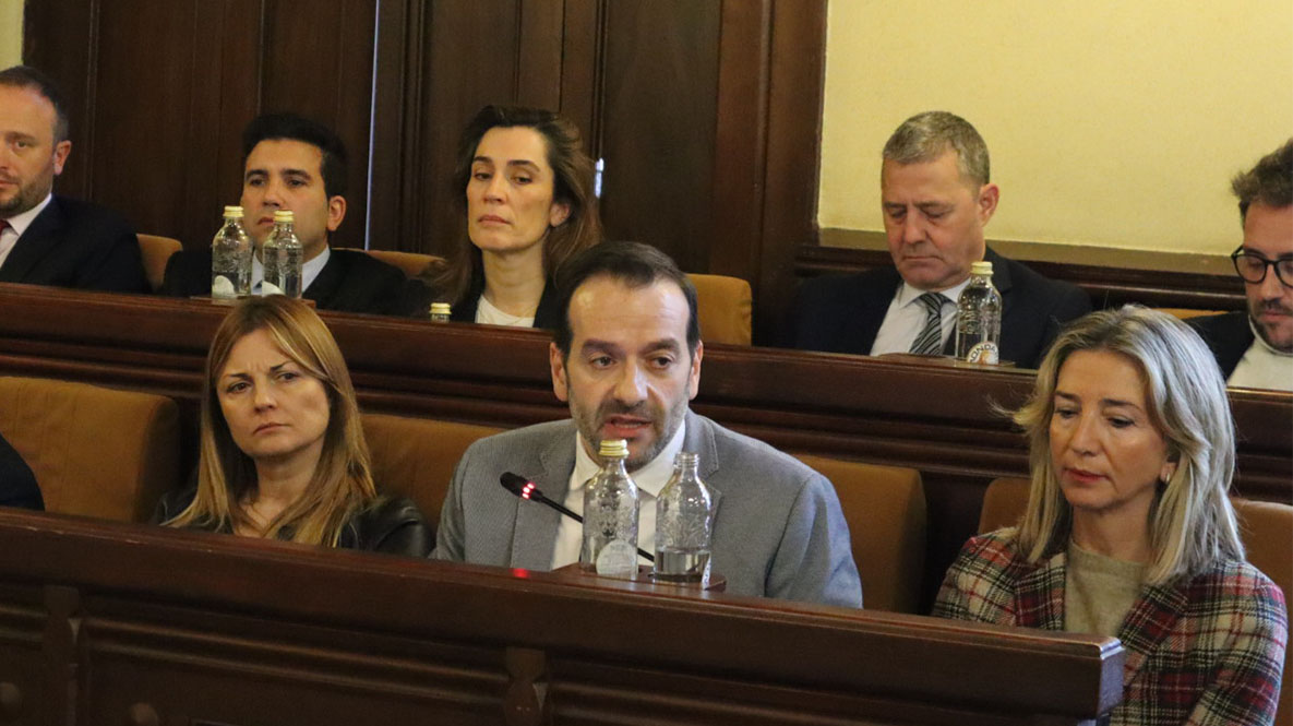 Alicia García en el último pleno del Ayuntamiento de Ávila.