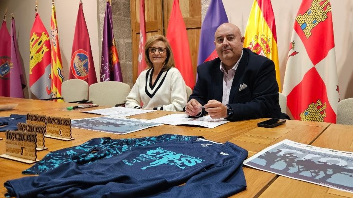 Longina Herráez junto a Carlos López, el jueves en la presentación del cross.