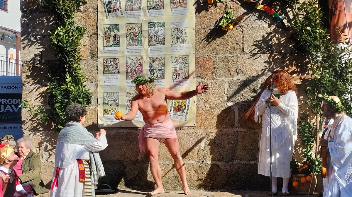 Auto sacramental de San Sebastián en Poyales del Hoyo. Foto: Rosario Ayala.