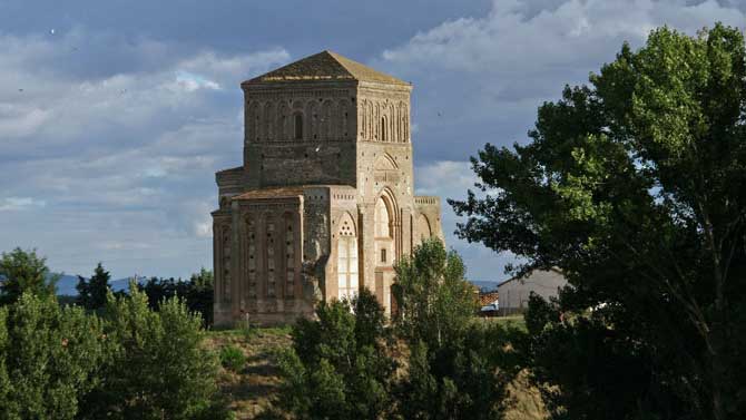 Ermita de la Lugareja en Ar&eacute;valo.
