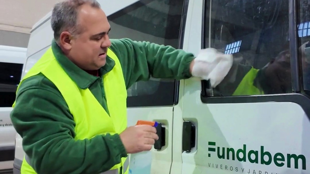 Una de las personas contratadas por Fundabem.