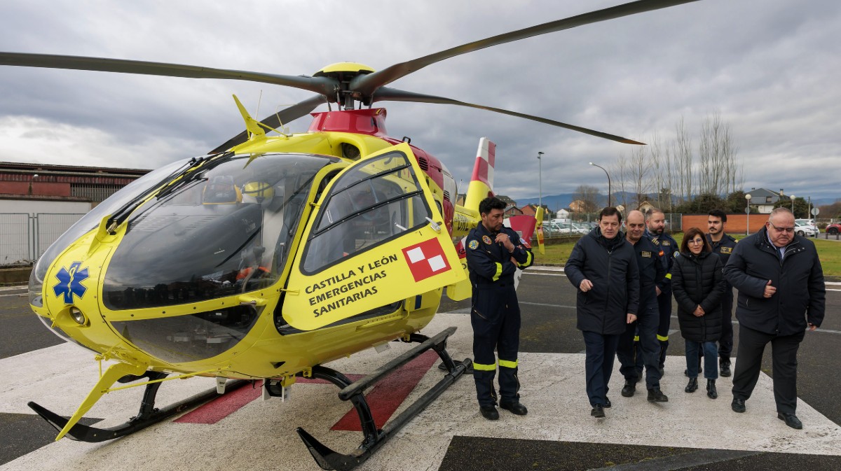 El presidente de la Junta presenta los nuevos helic&oacute;pteros sanitarios en Ponferrada.