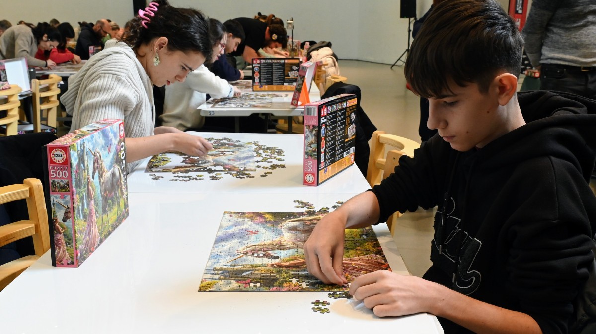 Gabriel Moreno, ganador del Torneo de Puzles Ciudad de &Aacute;vila, y Gisela Arranz, subcampeona. Foto: Gonzalo Glez. de Vega.