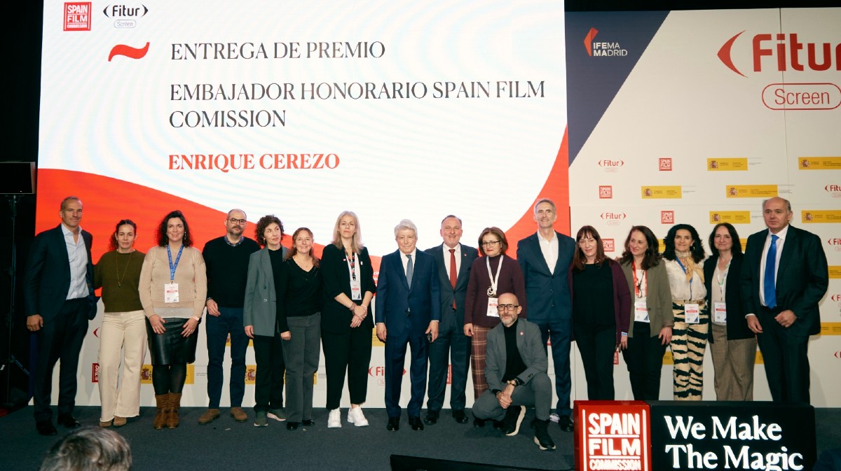 Reconocimiento a Enrique Cerezo por la Spain Film Commission en Fitur.