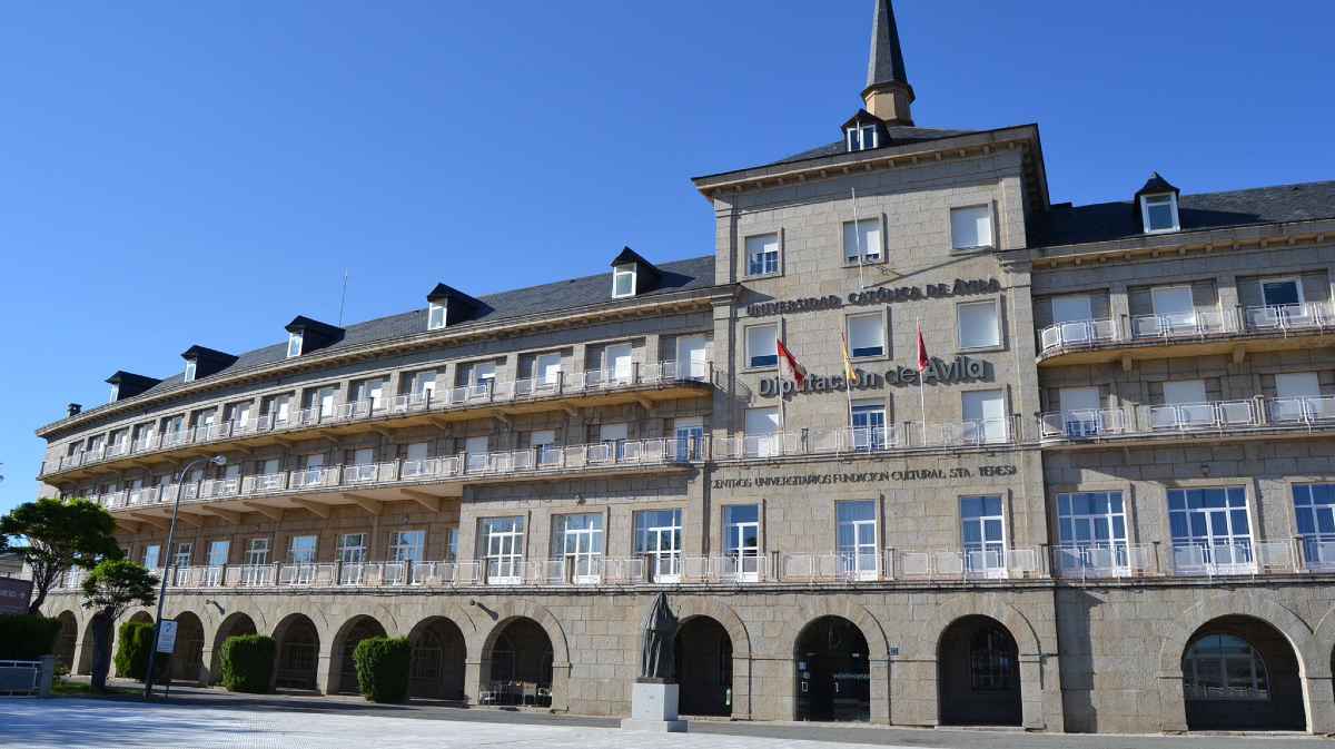 Universidad Cat&oacute;lica de &Aacute;vila (UCAV).