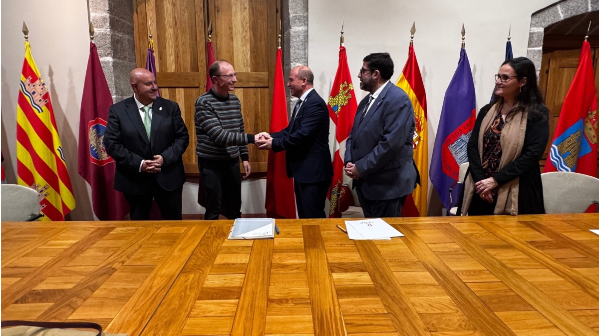 El director del Cites, Jerzy Nawojowski y el presidente de la Red, Carlos Largo