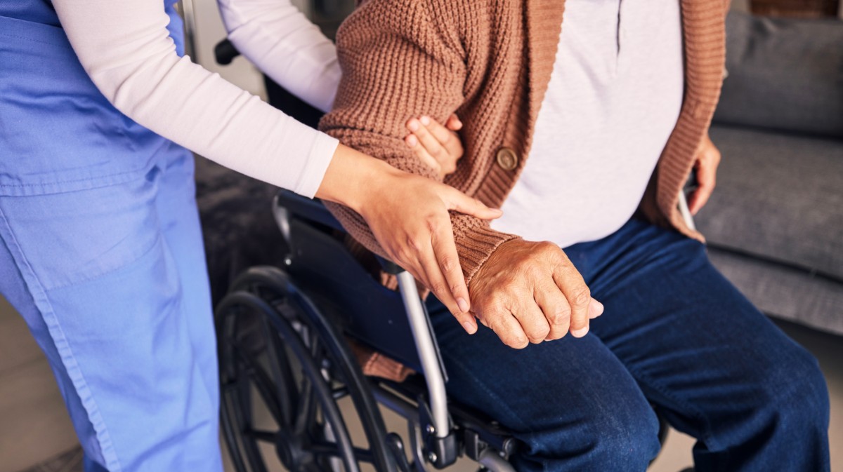 Imagen de archivo de una persona dependiente.