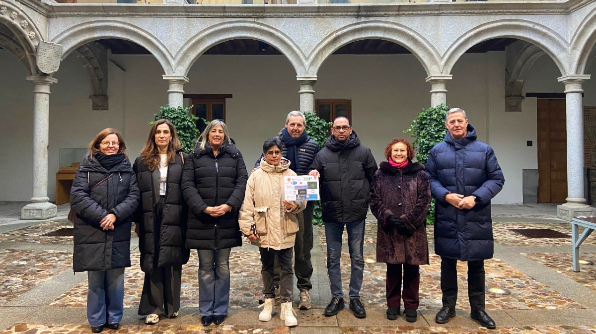 El Consejo Municipal de Discapacidad recibe la recaudaci&oacute;n del Torneo 3x3 de baloncesto ben&eacute;fico Ciudad de &Aacute;vila.