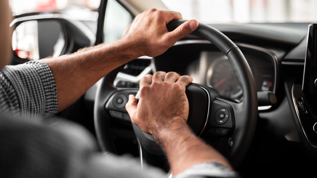 Imagen de archivo de un conductor al volante.