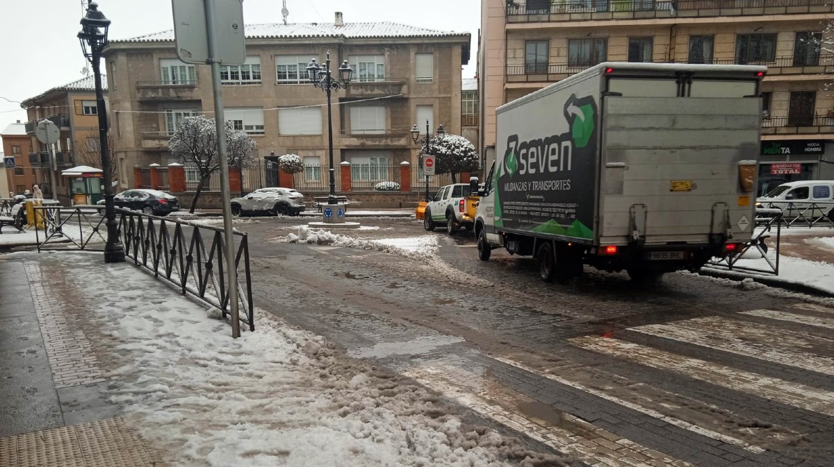 Nieve en &Aacute;vila en la ma&ntilde;ana del s&aacute;bado.