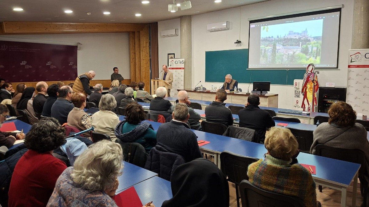 Primera conferencia de la C&aacute;tedra Huellas de Teresa.