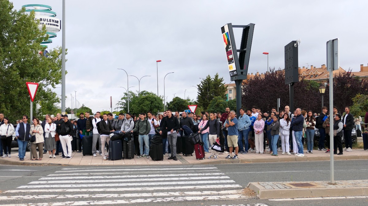 Llegada de alumnos a la Escuela de Polic&iacute;a a comienzos de curso.