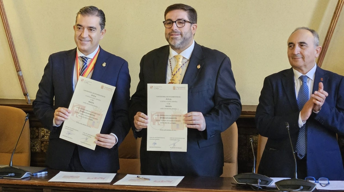 El alcalde de Baeza en el hermanamiento con &Aacute;vila en octubre.