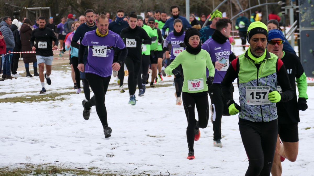 Cross Ciudad de &Aacute;vila en ell nevado parque de El Soto.