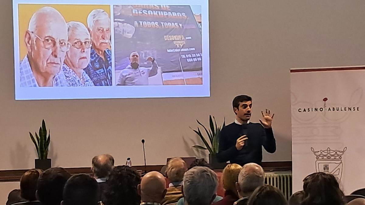 Conferencia de Pablo Sim&oacute;n en el Casino Abulense.