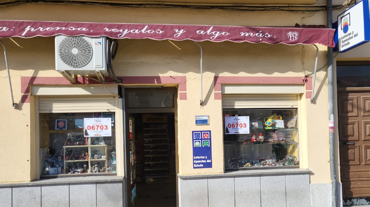 Supermercado de Fontiveros donde se ha vendido el primer premio del sorteo de El Ni&ntilde;o.
