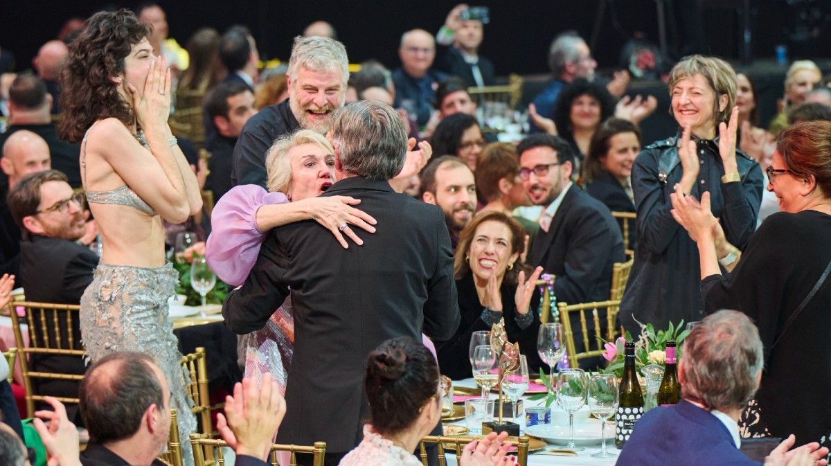 El equipo de 'Poquita fe' celebran el Premio Feroz. Foto: Palo Lorente/Premios Feroz.