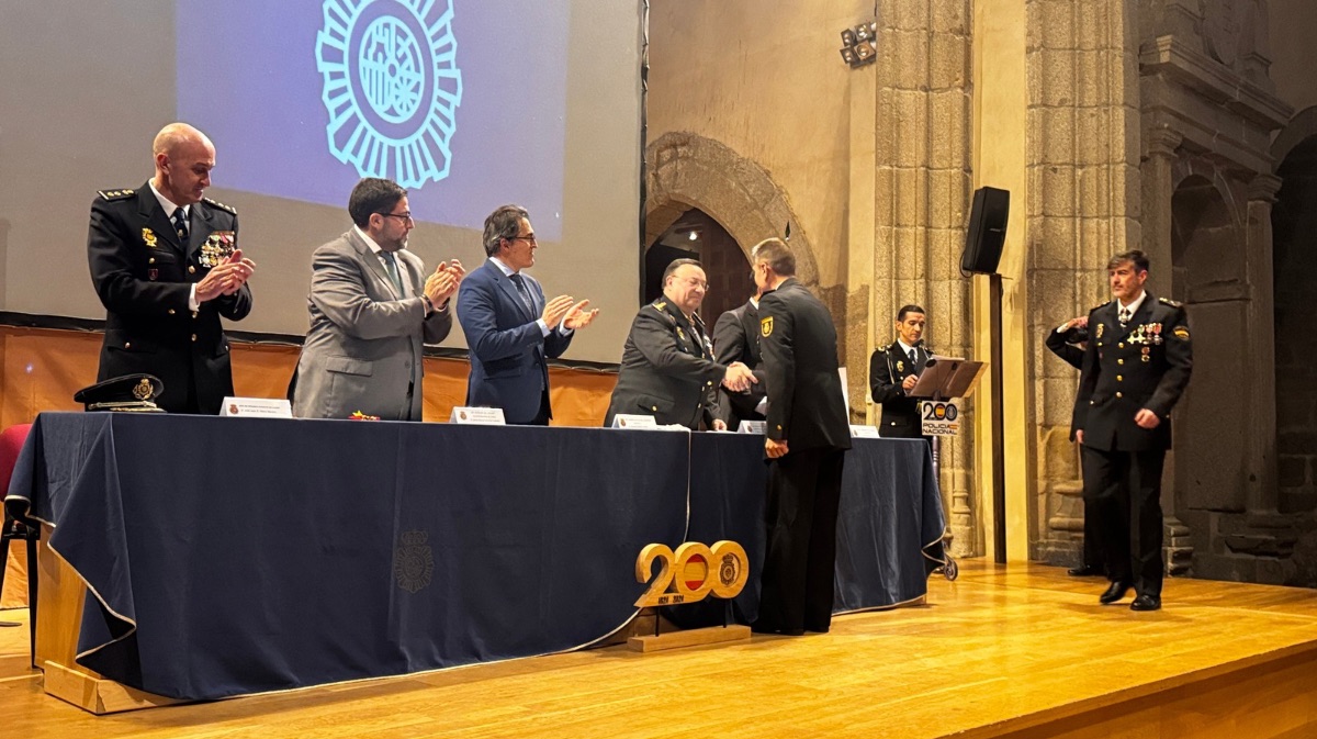 Agentes de Polic&iacute;a Nacional condecorados