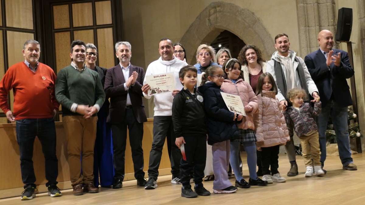 Entrega de los premios de los concursos de Navidad.