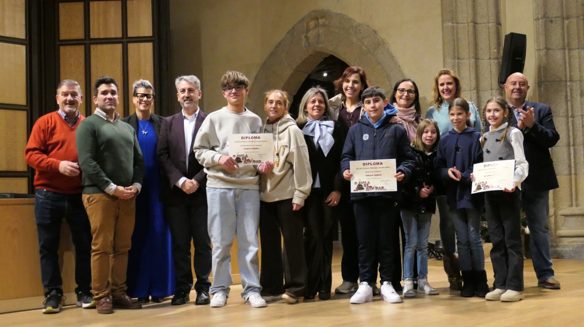Entrega de los premios de los concursos de Navidad.