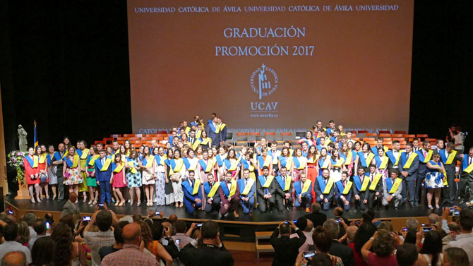 Graduación en la UCAV en 2017.