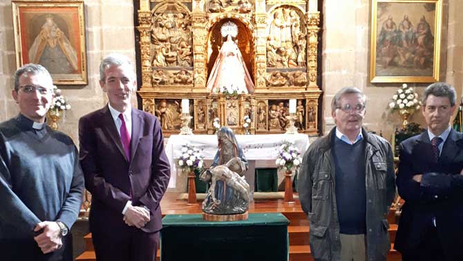 Piedad restaurada de la ermita de Las Vacas.