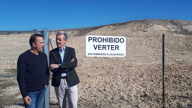 Vertedero sellado en Cisla.