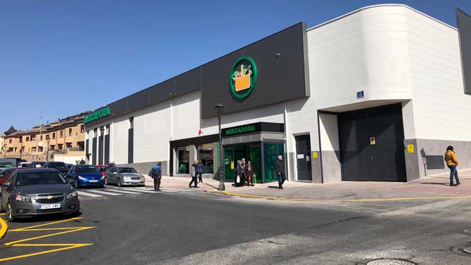 Mercadona ampliado en el barrio de San Nicolás.