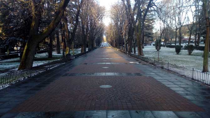 Paseo de San Antonio, tras la nevada el viernes por la tarde.