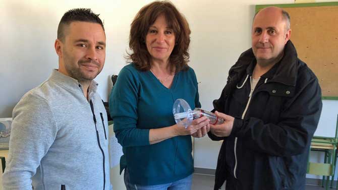 Entrega del sistema anti-atragantamiento al colegio de La Adrada.