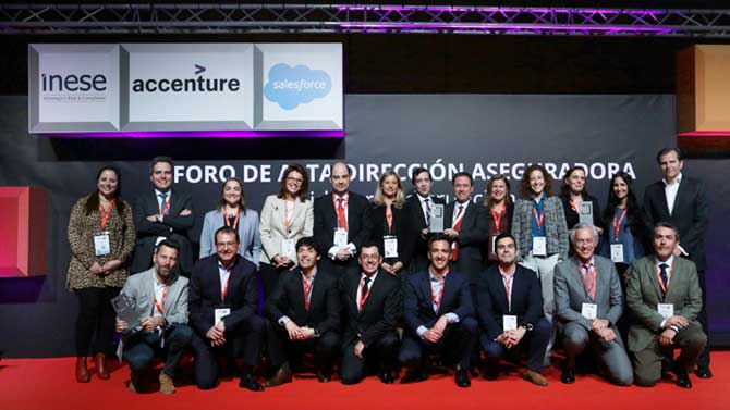 Entrega del Premio Azul de INESE para Cesvimap.