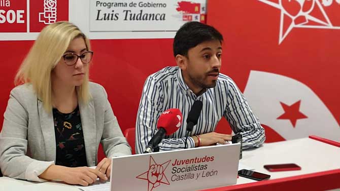 Noelia Jim&eacute;nez y Francisco D&iacute;az, secretario de JJSS de Castilla y Le&oacute;n.