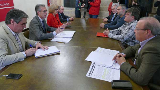 Reuni&oacute;n del delegado con UGT y CCOO.
