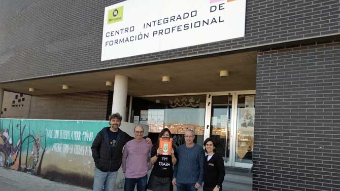 El Centro Integrado de Formación Profesional cuenta con un desfibrilador semiautomático.