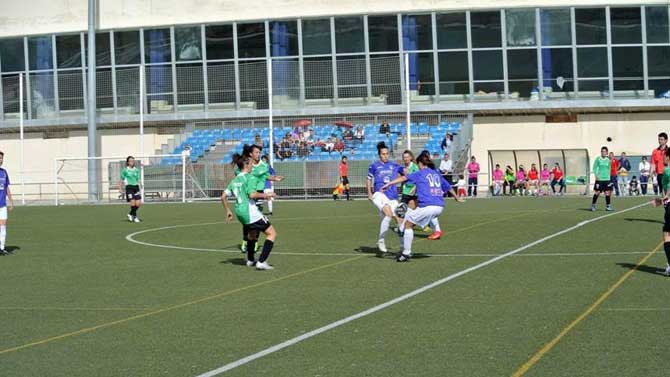 Partido de fútbol en el Sánchez-Granado.