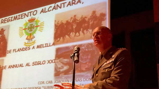 Conferencia sobre el desastre de Annual del coronel Joaquín Peñas.