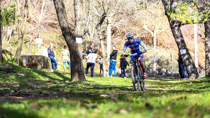 Prueba de mountainbike en Candeleda.