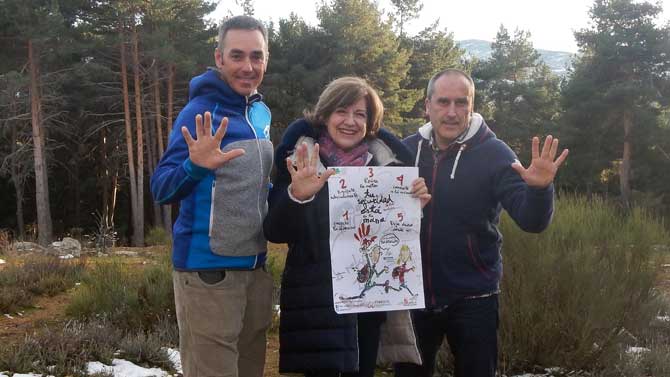 Raúl Lora, de la Escuela Alpina de Gredos; Isabel Sánchez, de Asenorg; y Pedro Partal (Fdmescyl).