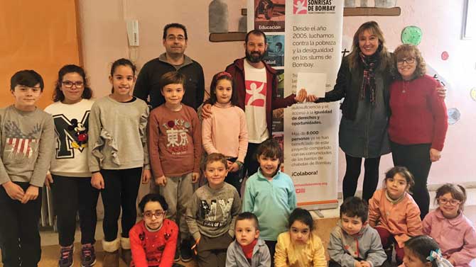 Colaboración del Colegio San Esteban con Sonrisas de Bombay.