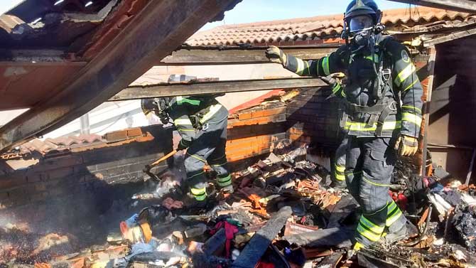 Incendio en una vivienda de Mamblas.
