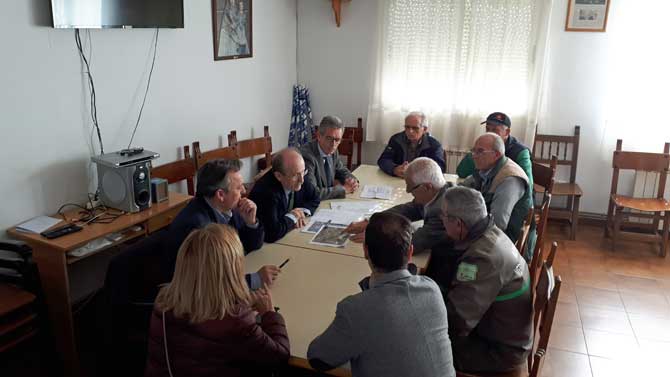 Reunión en Poyales del Hoyo con el director general de Carreteras.