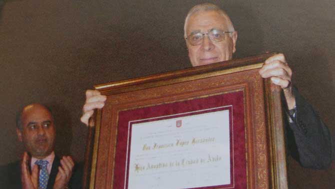 Francisco López es nombrado hijo adoptivo de Ávila en 2007.