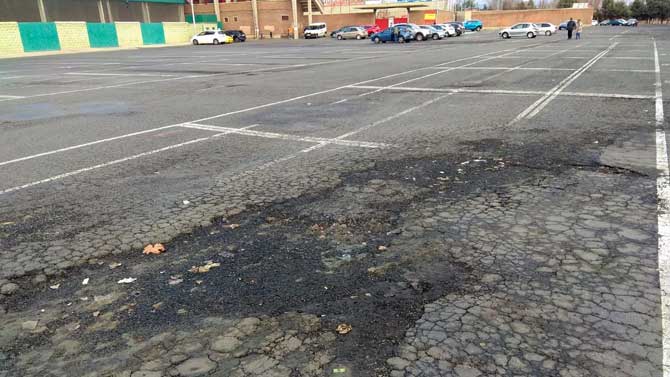 Estado de la explanada de la Plaza de Toros.