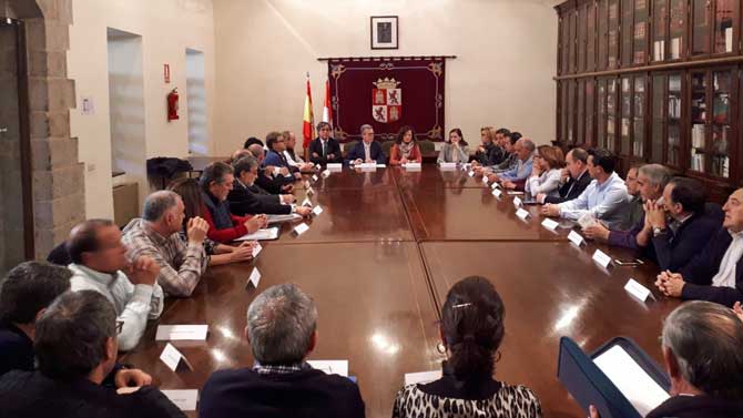 Representantes de las mancomunidades de &Aacute;vila en la Delegaci&oacute;n de la Junta.
