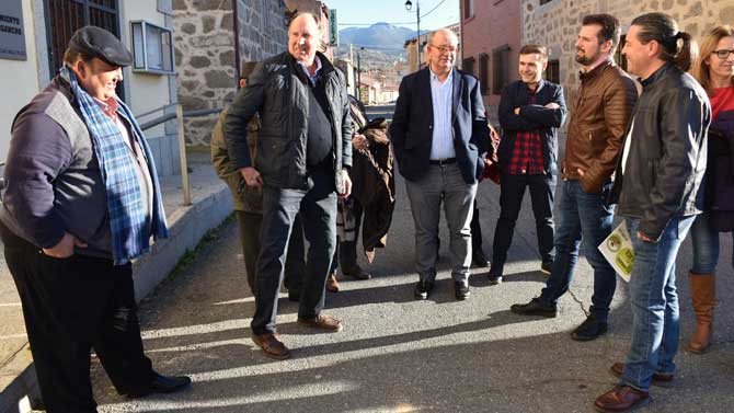 Luis Tudanca visita Solosancho.