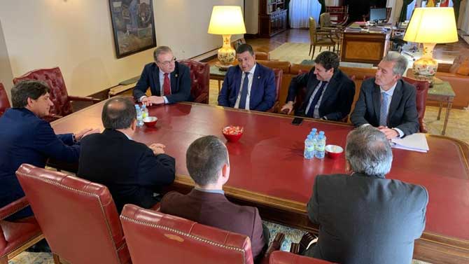 Visita del consejero de Economía a la Diputación.