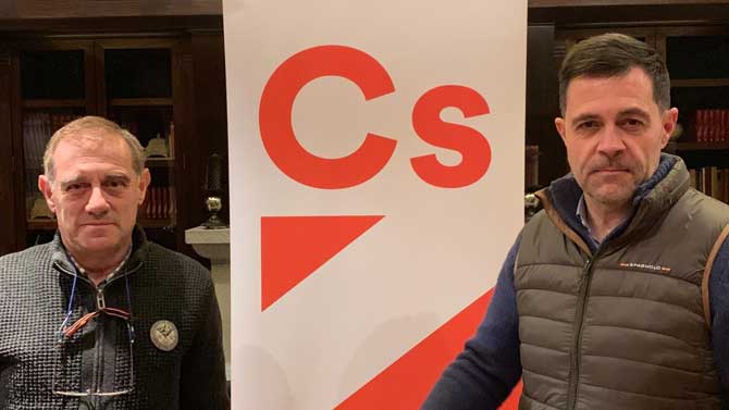 Jes&uacute;s Garc&iacute;a Martin, secretario de la agrupaci&oacute;n El Barco-Piedrahita, y Daniel Andrino, coordinador provincial.