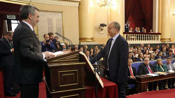 Toma de posesión de Jesús Caro en la anterior legislatura.