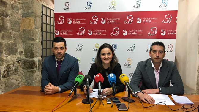 Javier Martín, Sonsoles Prieto y Alberto Burgos durante la rueda de prensa.