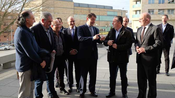 Reuni&oacute;n de ganaderos con el presidente de la Junta.